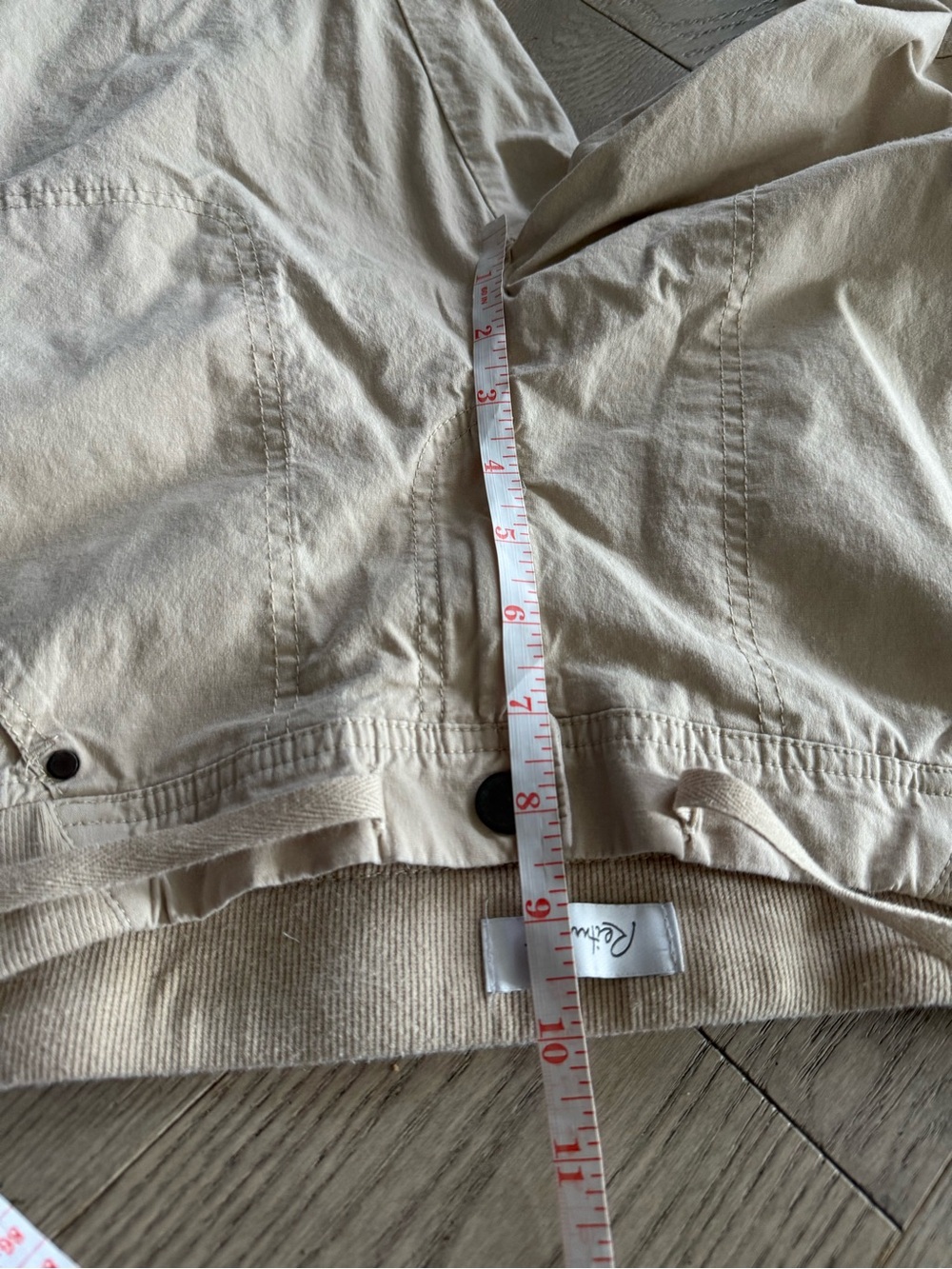 Reitmans Women's Beige Elastic Waist Capri Pant in size 8 Petites - Picture 10 of 11